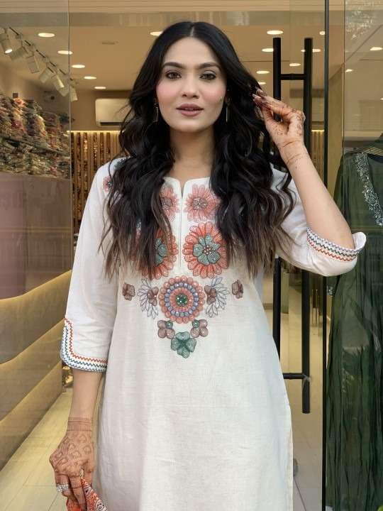 Women's Pure Cotton Embroidery Floral Printed Straight Coo-rd Set Kurti with Pant (White)